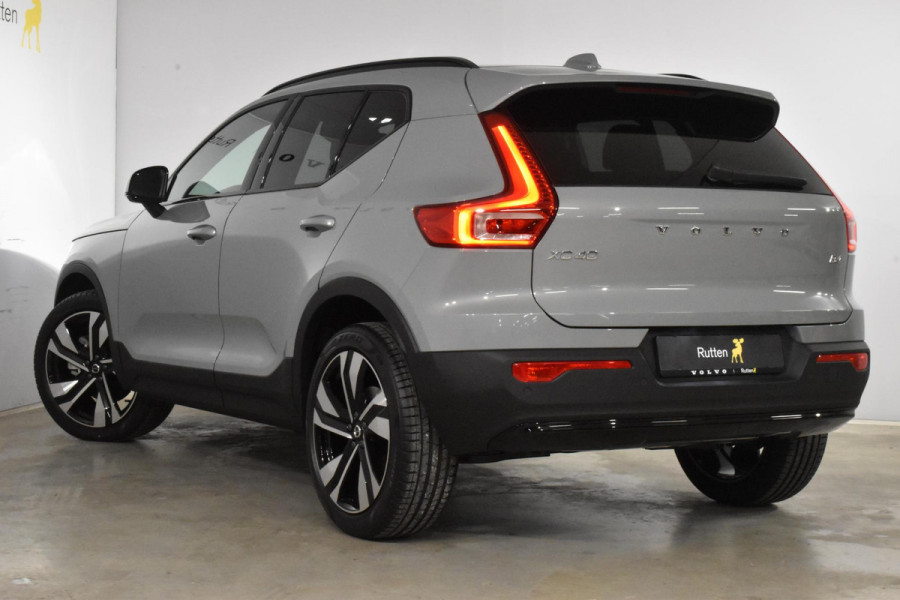 Volvo XC40 B4 211PK Automaat Plus Dark / Lighting Pack / Pixel led / 20'' Velgen / Donker getint glas