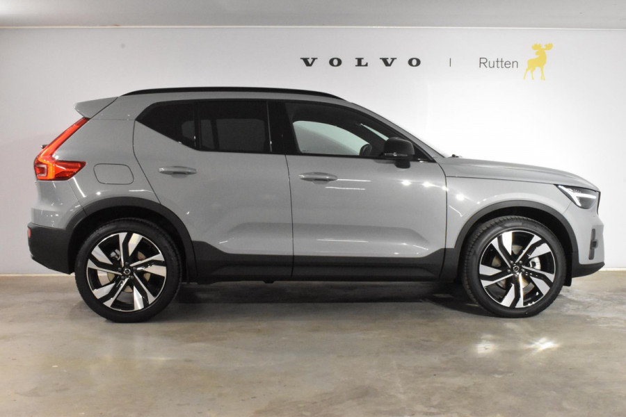 Volvo XC40 B4 211PK Automaat Plus Dark / Lighting Pack / Pixel led / 20'' Velgen / Donker getint glas