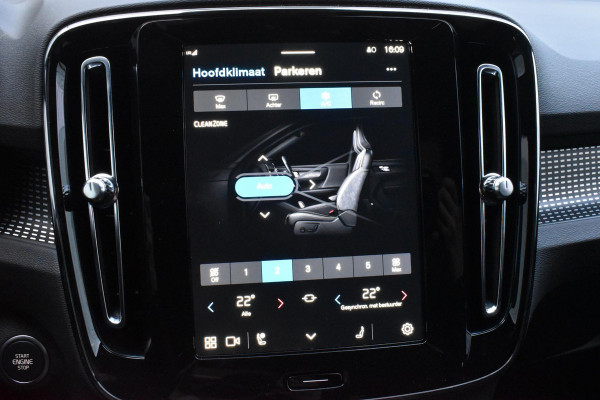 Volvo XC40 B4 211PK Automaat Plus Dark / Lighting Pack / Pixel led / 20'' Velgen / Donker getint glas