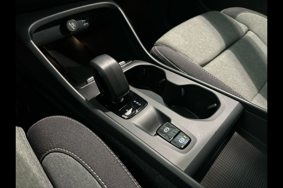 Volvo XC40 T4 Aut. Plug-in Hybrid Inscription Luxe interieur Parkeercamera 211pk