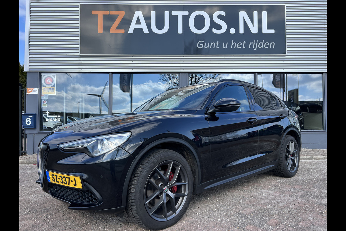 Alfa Romeo Stelvio 2.0 T AWD Super Alfa Romeo Stelvio 2.0 T AWD Super
