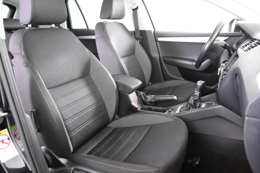 Škoda Octavia Combi 1.6 TDI Greentech Ambition *1ste Eigenaar*Navigatie*Trekhaak*