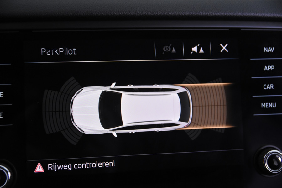 Škoda Octavia Combi 1.6 TDI Greentech Ambition *1ste Eigenaar*Navigatie*Trekhaak*