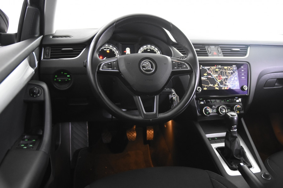 Škoda Octavia Combi 1.6 TDI Greentech Ambition *1ste Eigenaar*Navigatie*Trekhaak*