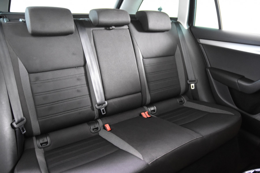 Škoda Octavia Combi 1.6 TDI Greentech Ambition *1ste Eigenaar*Navigatie*Trekhaak*