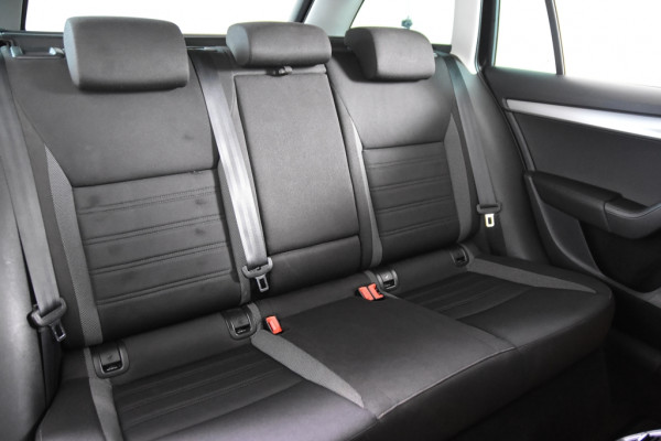 Škoda Octavia Combi 1.6 TDI Greentech Ambition *1ste Eigenaar*Navigatie*Trekhaak*