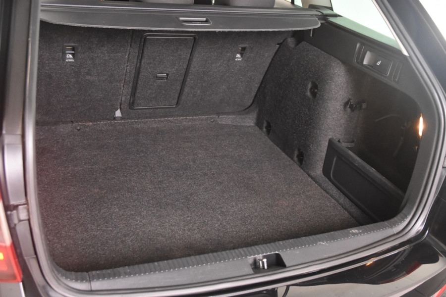 Škoda Octavia Combi 1.6 TDI Greentech Ambition *1ste Eigenaar*Navigatie*Trekhaak*