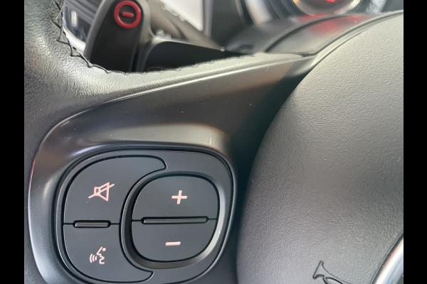 Fiat 500 0.9 TwinAir Turbo Sport Automaat - Mistlampen - Parkeersensoren achter - Licht metalen velgen - Cruise control - Navigatie - Multifunctioneel stuurwiel -  extra getint glas achter
