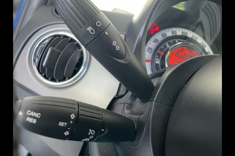 Fiat 500 0.9 TwinAir Turbo Sport Automaat - Mistlampen - Parkeersensoren achter - Licht metalen velgen - Cruise control - Navigatie - Multifunctioneel stuurwiel -  extra getint glas achter