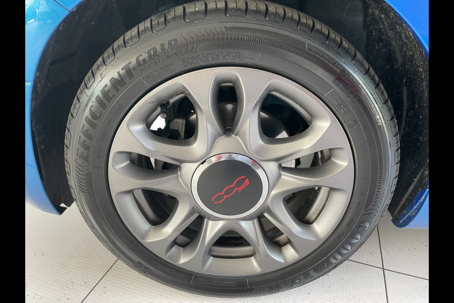 Fiat 500 0.9 TwinAir Turbo Sport Automaat - Mistlampen - Parkeersensoren achter - Licht metalen velgen - Cruise control - Navigatie - Multifunctioneel stuurwiel -  extra getint glas achter
