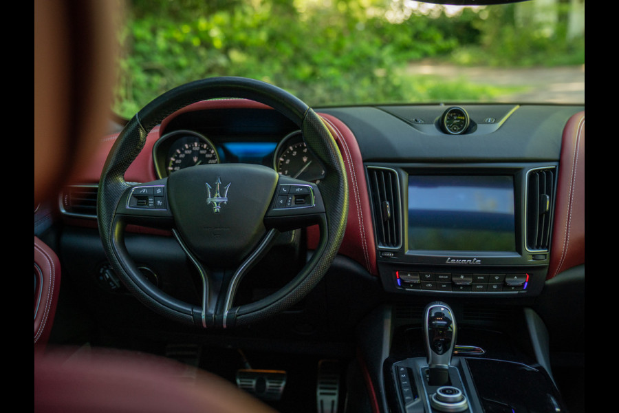 Maserati Levante 3.0 V6 S AWD GranLusso | Pano | Bowers & Wilkins | Stoelventilatie