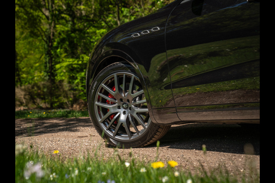 Maserati Levante 3.0 V6 S AWD GranLusso | Pano | Bowers & Wilkins | Stoelventilatie