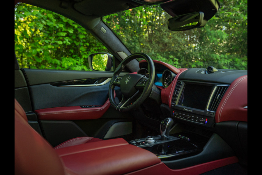 Maserati Levante 3.0 V6 S AWD GranLusso | Pano | Bowers & Wilkins | Stoelventilatie