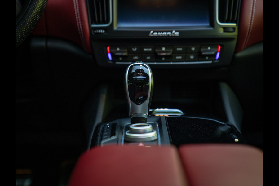 Maserati Levante 3.0 V6 S AWD GranLusso | Pano | Bowers & Wilkins | Stoelventilatie