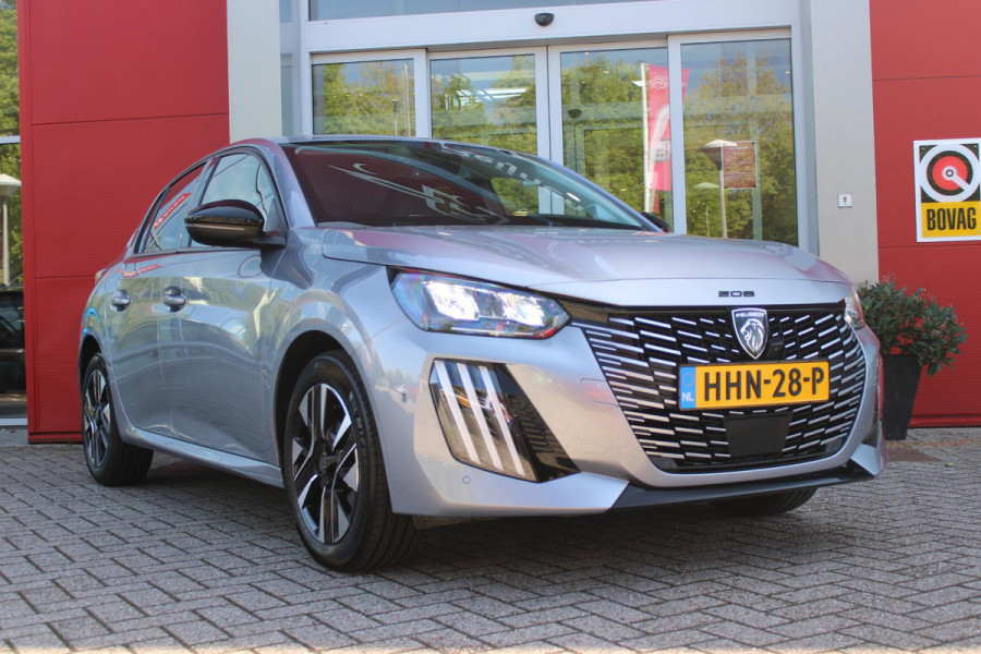 Peugeot 208 1.2 100PK ALLURE | CAMERA VOOR + ACHTER | KEYLESS ENTRY/START | DODEHOEK DETECTIE | NAVIGATIE | DRAADLOZE APPLE CARPLAY/ANDROID AUTO | PARKEERSENSOREN VOOR + ACHTER | ADAPTIVE CRUISE CONTROL | DAB+ RADIO | LED KOPLAMPEN |