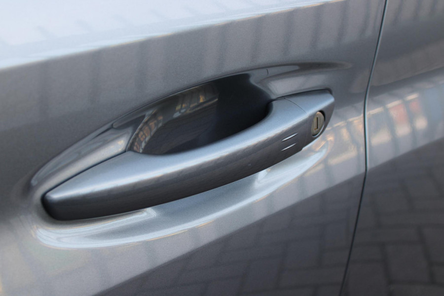 Peugeot 208 1.2 100PK ALLURE | CAMERA VOOR + ACHTER | KEYLESS ENTRY/START | DODEHOEK DETECTIE | NAVIGATIE | DRAADLOZE APPLE CARPLAY/ANDROID AUTO | PARKEERSENSOREN VOOR + ACHTER | ADAPTIVE CRUISE CONTROL | DAB+ RADIO | LED KOPLAMPEN |