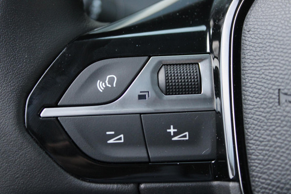 Peugeot 208 1.2 100PK ALLURE | CAMERA VOOR + ACHTER | KEYLESS ENTRY/START | DODEHOEK DETECTIE | NAVIGATIE | DRAADLOZE APPLE CARPLAY/ANDROID AUTO | PARKEERSENSOREN VOOR + ACHTER | ADAPTIVE CRUISE CONTROL | DAB+ RADIO | LED KOPLAMPEN |