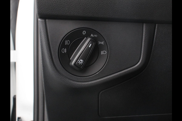 Volkswagen Polo 1.0 TSI DSG R-Line Navigatie Apple Carplay/Android Auto Adaptive Cruise Control Parkeersensoren Stoelverwarming Virtual Cockpit Ledverlichting Climate Control