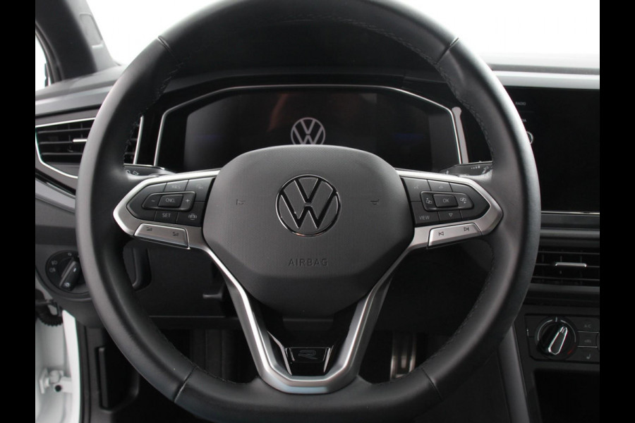 Volkswagen Polo 1.0 TSI DSG R-Line Navigatie Apple Carplay/Android Auto Adaptive Cruise Control Parkeersensoren Stoelverwarming Virtual Cockpit Ledverlichting Climate Control