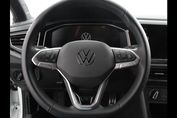 Volkswagen Polo 1.0 TSI DSG R-Line Navigatie Apple Carplay/Android Auto Adaptive Cruise Control Parkeersensoren Stoelverwarming Virtual Cockpit Ledverlichting Climate Control