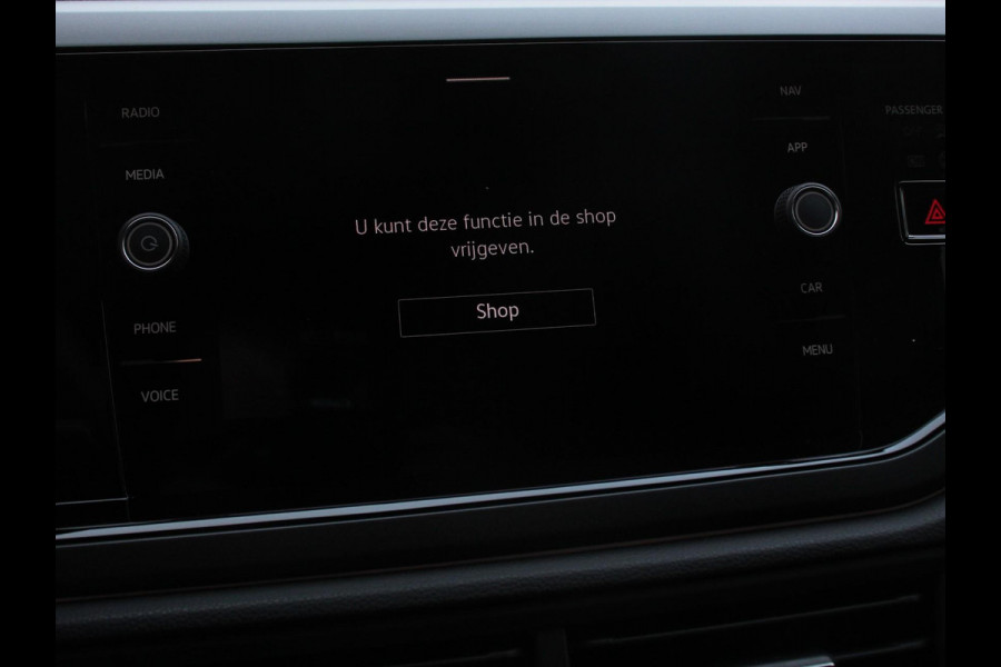 Volkswagen Polo 1.0 TSI DSG R-Line Navigatie Apple Carplay/Android Auto Adaptive Cruise Control Parkeersensoren Stoelverwarming Virtual Cockpit Ledverlichting Climate Control