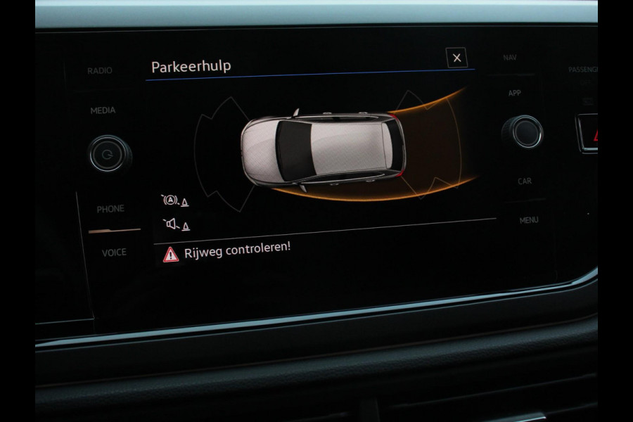 Volkswagen Polo 1.0 TSI DSG R-Line Navigatie Apple Carplay/Android Auto Adaptive Cruise Control Parkeersensoren Stoelverwarming Virtual Cockpit Ledverlichting Climate Control