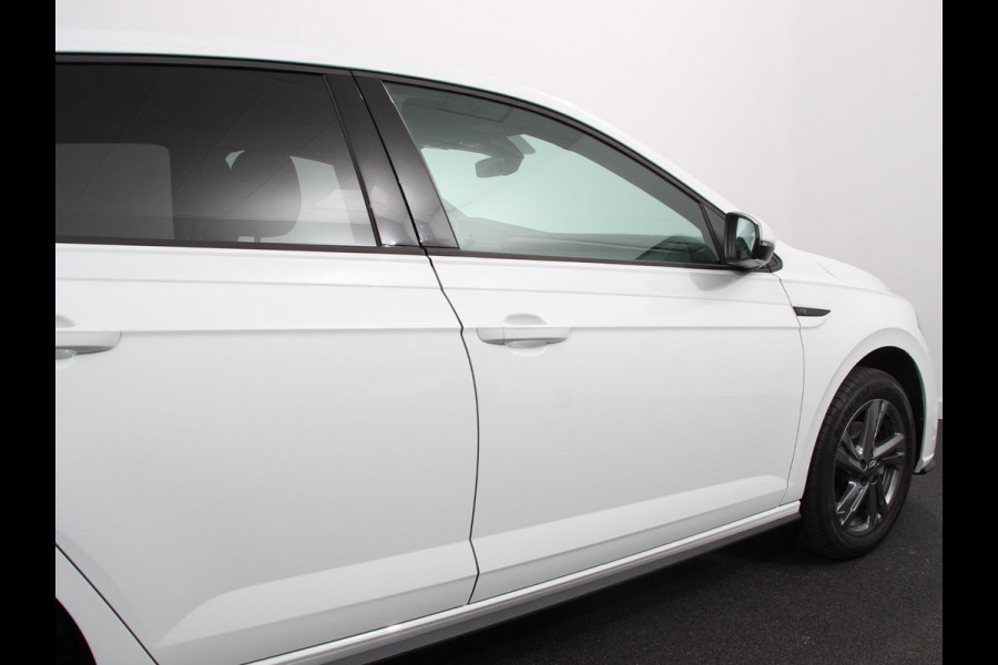 Volkswagen Polo 1.0 TSI DSG R-Line Navigatie Apple Carplay/Android Auto Adaptive Cruise Control Parkeersensoren Stoelverwarming Virtual Cockpit Ledverlichting Climate Control