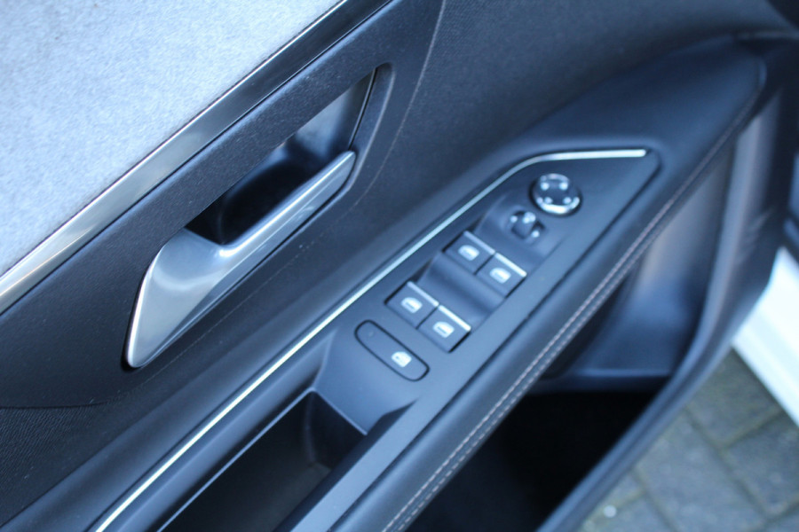 Peugeot 3008 1.2 PureTech 131pk Blue Lease GT AUTOMAAT NL-Auto NAP BTW Clima Cruise Navi 360 Camera Carplay Keyless LMV