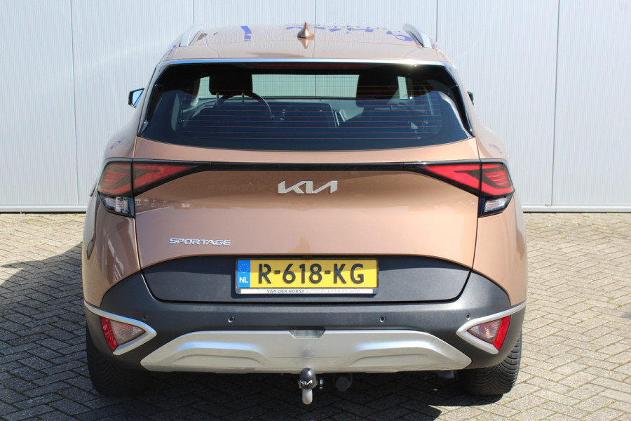 Kia Sportage 1.6-150pk T-GDi MHEV ComfortLine. Keurig nette Kia, trekgewicht 1.650kg ! Trekhaak, metallic lak, LM wielen,
