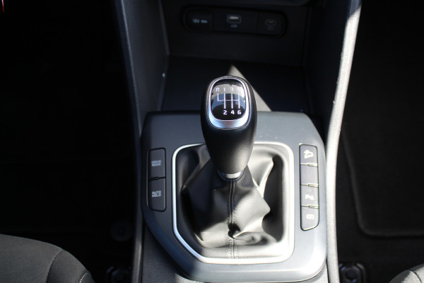 Kia Sportage 1.6-150pk T-GDi MHEV ComfortLine. Keurig nette Kia, trekgewicht 1.650kg ! Trekhaak, metallic lak, LM wielen,