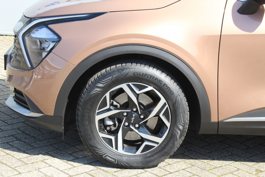 Kia Sportage 1.6-150pk T-GDi MHEV ComfortLine. Keurig nette Kia, trekgewicht 1.650kg ! Trekhaak, metallic lak, LM wielen,