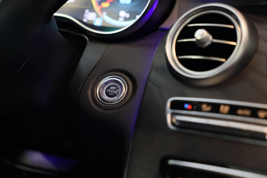 Mercedes-Benz GLC Coupé 300e 4MATIC AMG 63 Look / Memory / Digital Cockpit / Open Dak / Camera / Acc / Trekhaak / Led