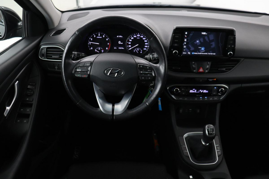 Hyundai i30 1.0 T-GDI First Edition | Carplay | Camera | Full LED | Navigatie | Parkeerhulp | Climate control | Cruise control | Bluetooth