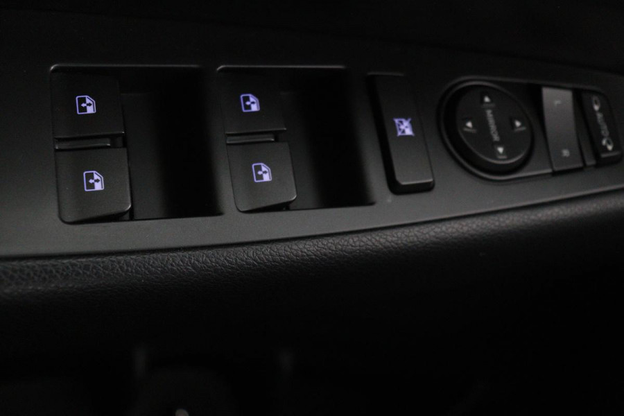 Hyundai i30 1.0 T-GDI First Edition | Carplay | Camera | Full LED | Navigatie | Parkeerhulp | Climate control | Cruise control | Bluetooth