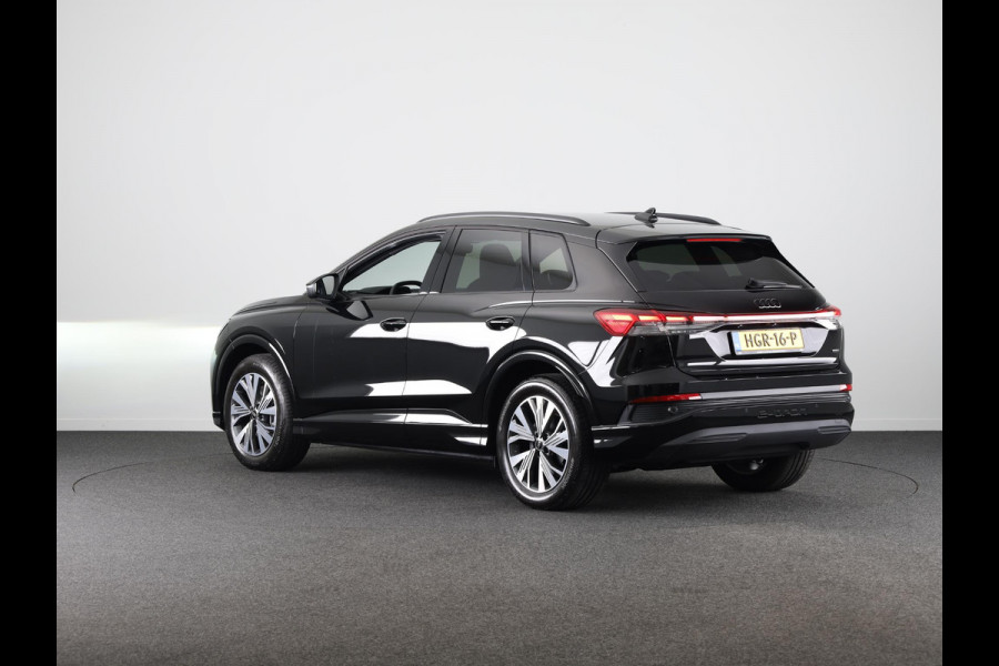 Audi Q4 e-tron 45 quattro Advanced edition 82 kWh 286pk | Adaptieve cruise controle | Parkeercamera achter | Optiekpakket zwart Plus