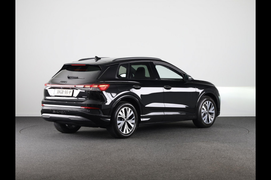 Audi Q4 e-tron 45 quattro Advanced edition 82 kWh 286pk | Adaptieve cruise controle | Parkeercamera achter | Optiekpakket zwart Plus