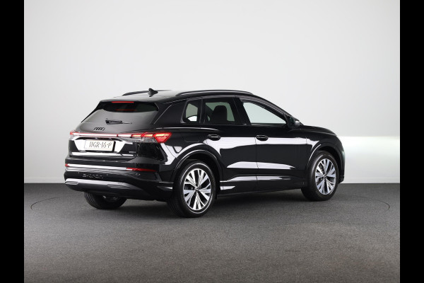 Audi Q4 e-tron 45 quattro Advanced edition 82 kWh 286pk | Adaptieve cruise controle | Parkeercamera achter | Optiekpakket zwart Plus