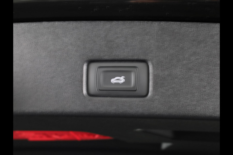 Audi Q4 e-tron 45 quattro Advanced edition 82 kWh 286pk | Adaptieve cruise controle | Parkeercamera achter | Optiekpakket zwart Plus