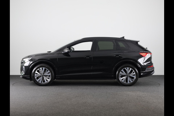 Audi Q4 e-tron 45 quattro Advanced edition 82 kWh 286pk | Adaptieve cruise controle | Parkeercamera achter | Optiekpakket zwart Plus