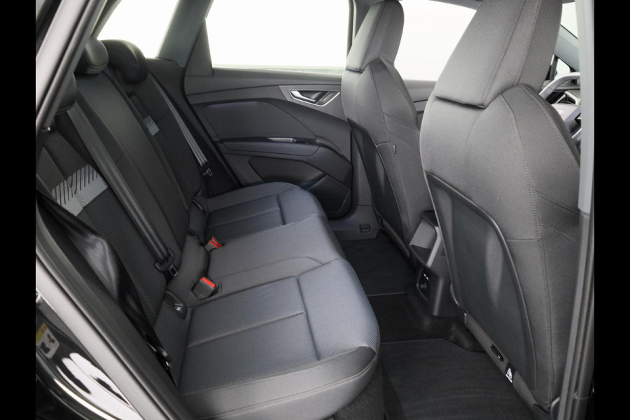 Audi Q4 e-tron 45 quattro Advanced edition 82 kWh 286pk | Adaptieve cruise controle | Parkeercamera achter | Optiekpakket zwart Plus