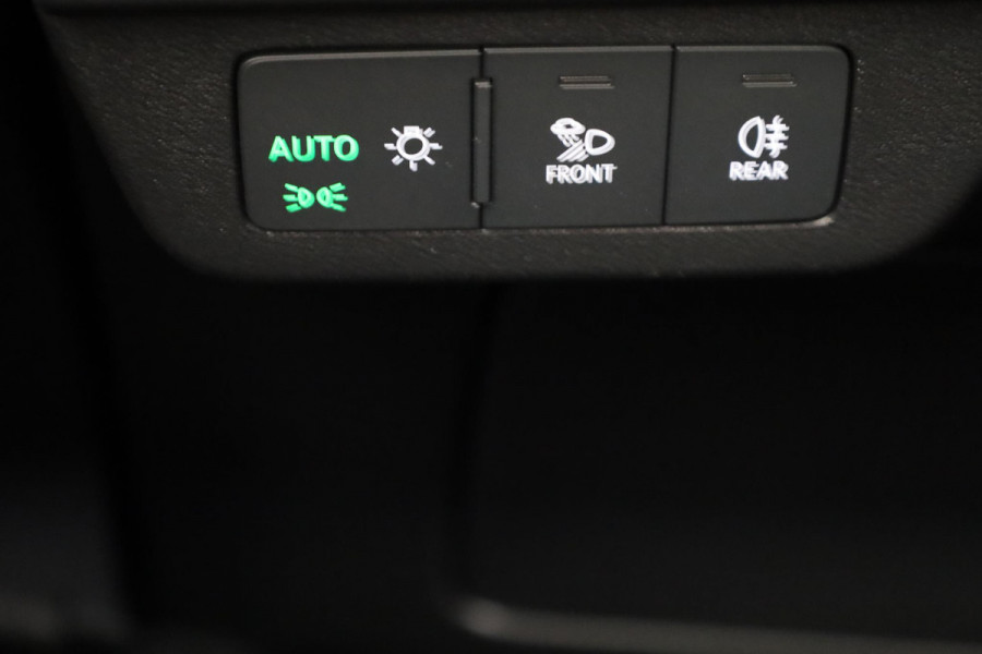 Audi Q4 e-tron 45 quattro Advanced edition 82 kWh 286pk | Adaptieve cruise controle | Parkeercamera achter | Optiekpakket zwart Plus