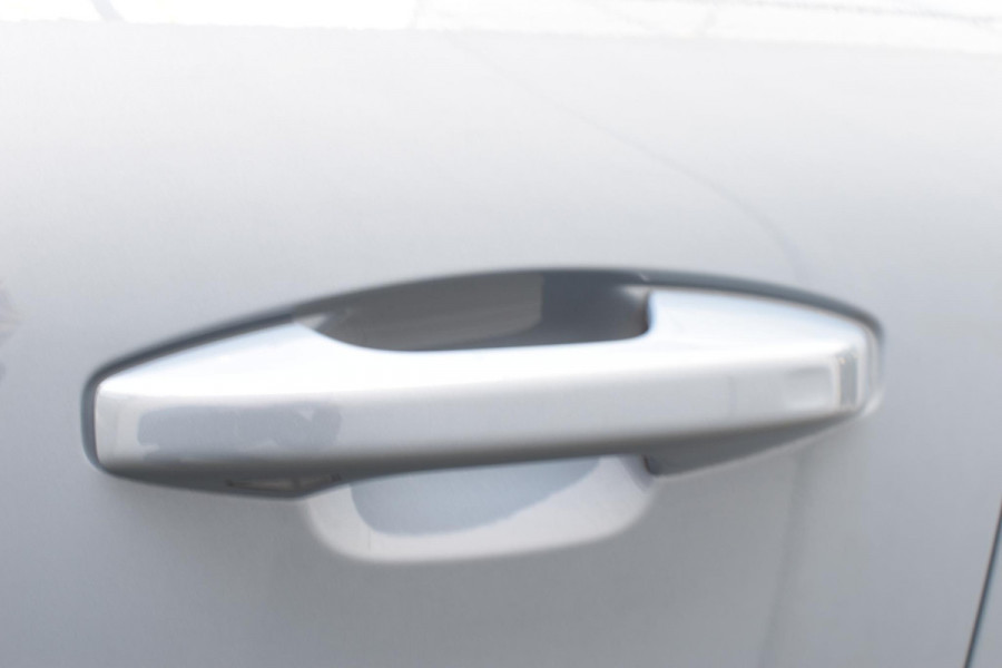Volvo XC40 T4 190PK R-Design / Navigatie / Camera / Elektrische Stoelen / Adaptieve Cruisecontrol / Elektrische Achterklep / LM Velgen / Trekhaak /