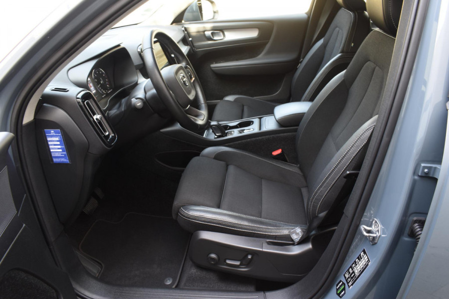 Volvo XC40 T4 190PK R-Design / Navigatie / Camera / Elektrische Stoelen / Adaptieve Cruisecontrol / Elektrische Achterklep / LM Velgen / Trekhaak /