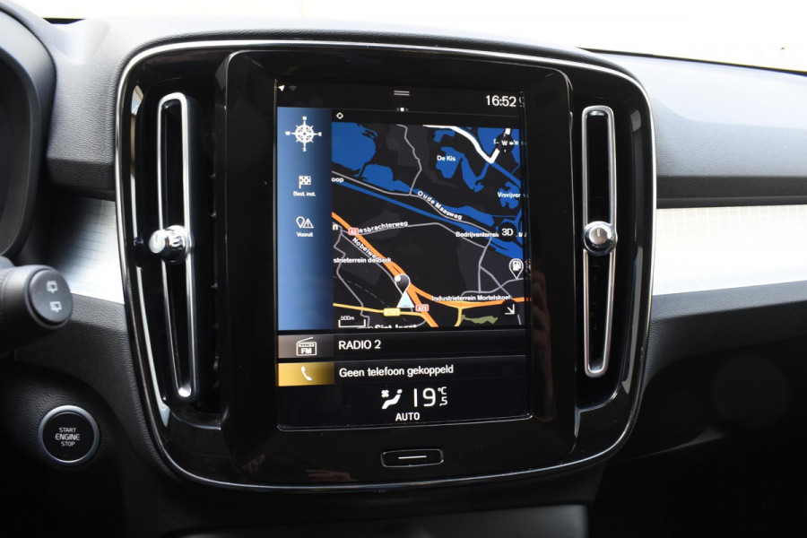 Volvo XC40 T4 190PK R-Design / Navigatie / Camera / Elektrische Stoelen / Adaptieve Cruisecontrol / Elektrische Achterklep / LM Velgen / Trekhaak /