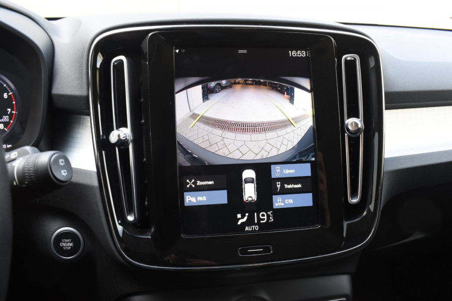 Volvo XC40 T4 190PK R-Design / Navigatie / Camera / Elektrische Stoelen / Adaptieve Cruisecontrol / Elektrische Achterklep / LM Velgen / Trekhaak /