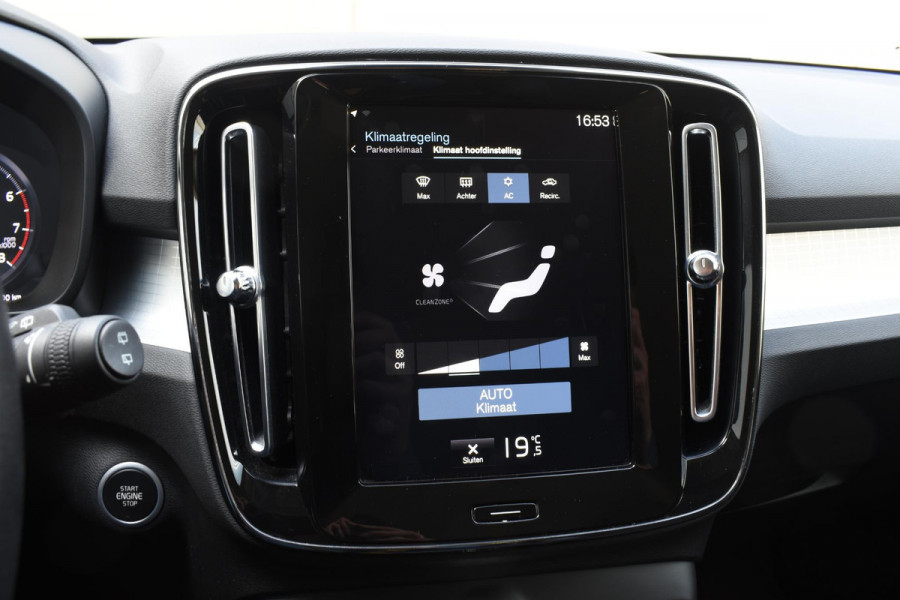 Volvo XC40 T4 190PK R-Design / Navigatie / Camera / Elektrische Stoelen / Adaptieve Cruisecontrol / Elektrische Achterklep / LM Velgen / Trekhaak /