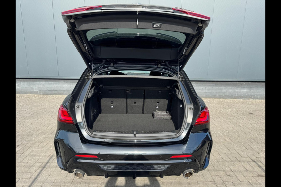 BMW 1-serie M135i xDrive High Executive Pano/cam/Full!