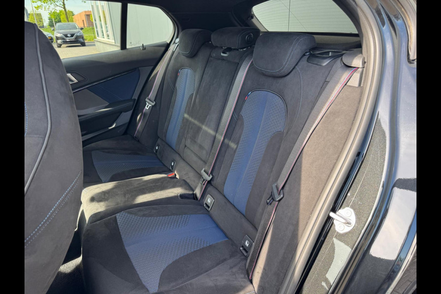 BMW 1-serie M135i xDrive High Executive Pano/cam/Full!