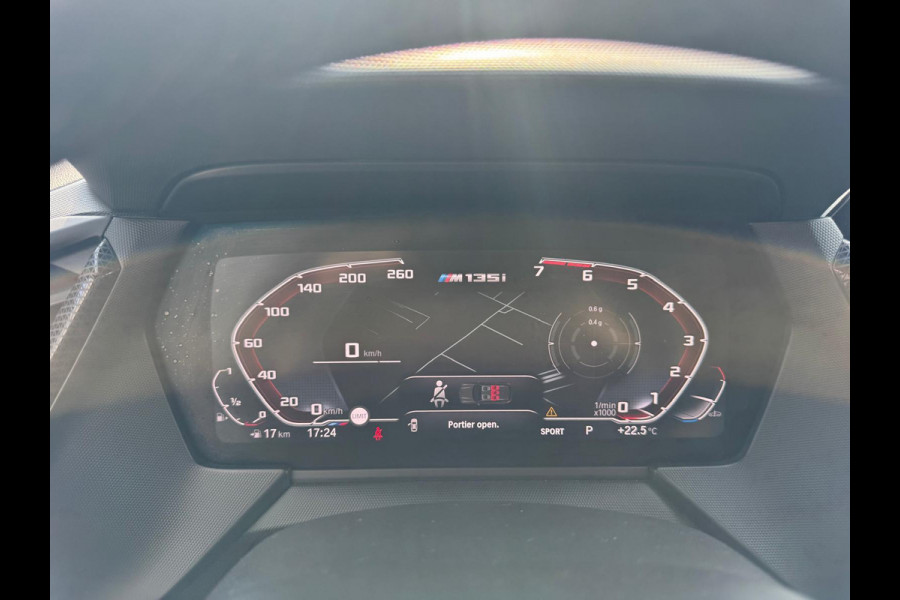 BMW 1-serie M135i xDrive High Executive Pano/cam/Full!
