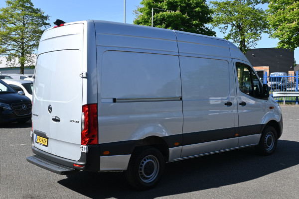 Mercedes-Benz Sprinter 317 CDI L2H2 RWD MBUX met 360 graden camera en parkeersensoren, Geveerde stoel, Etc.